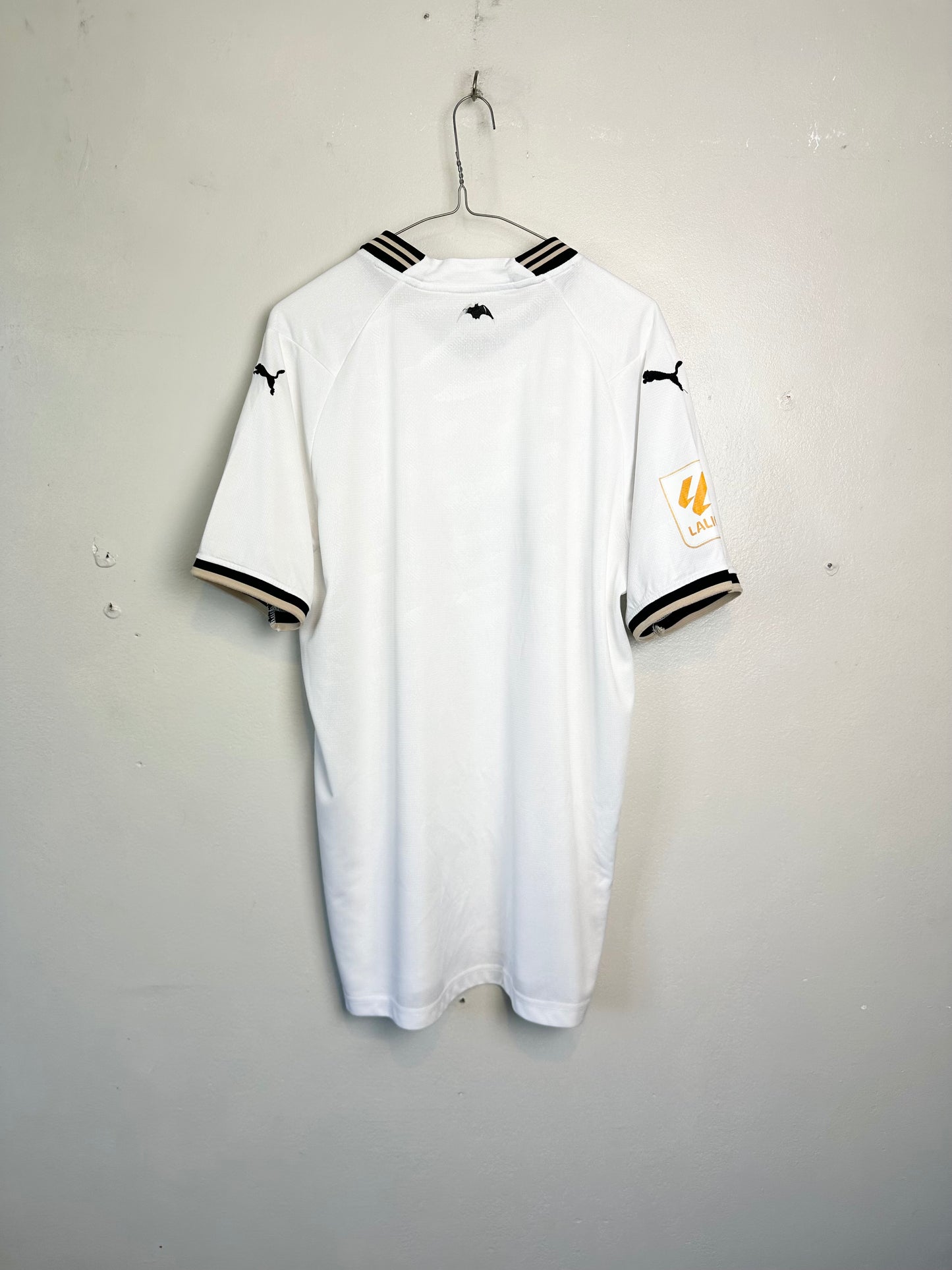 Valencia 23/24 Home Puma Football Shirt