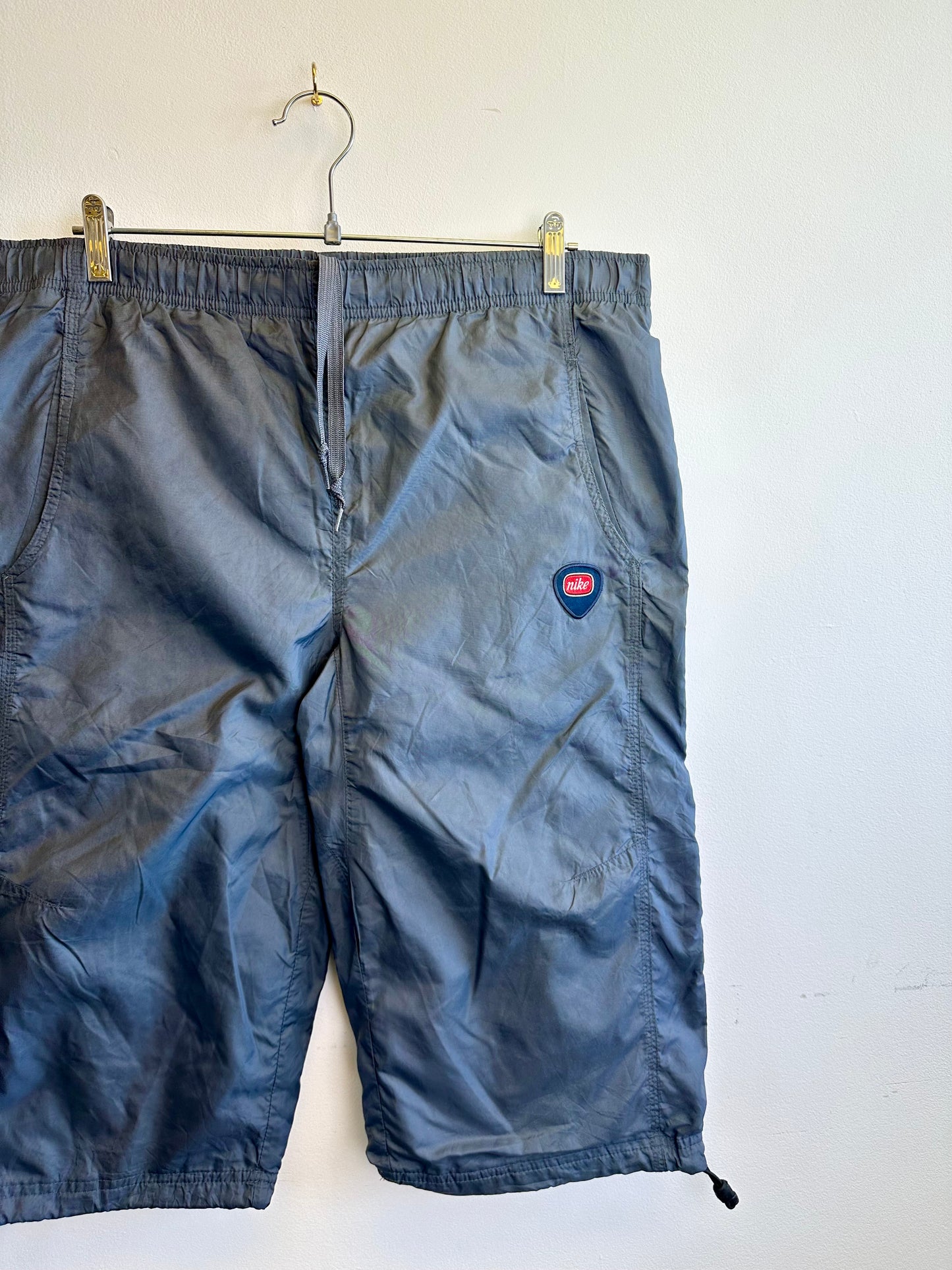 Nike 00s Y2K 3/4 Length Shorts