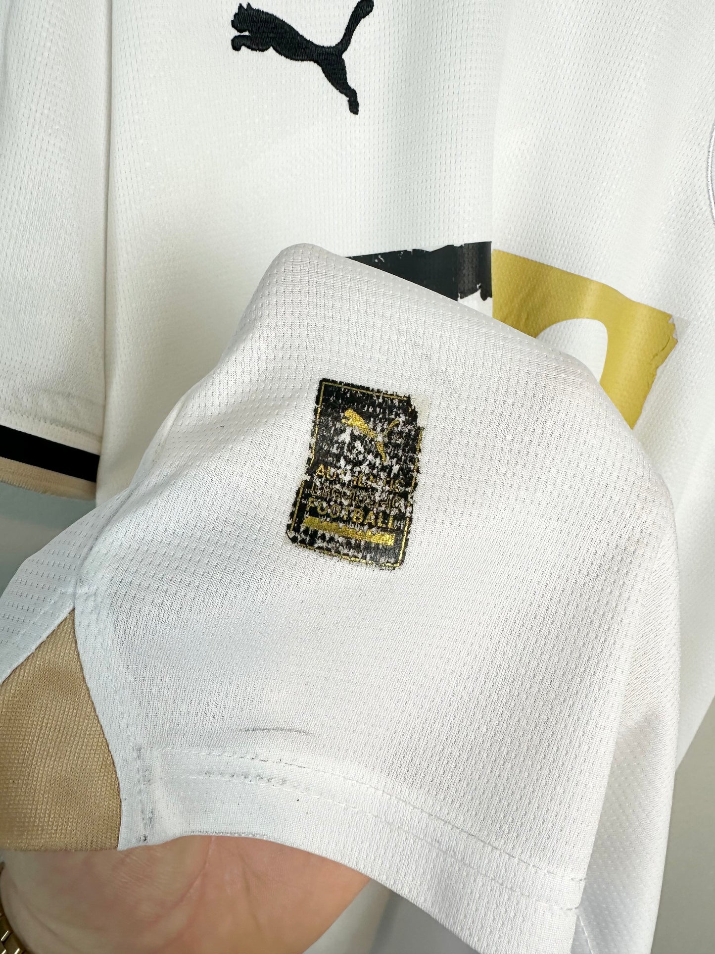 Valencia 23/24 Home Puma Football Shirt