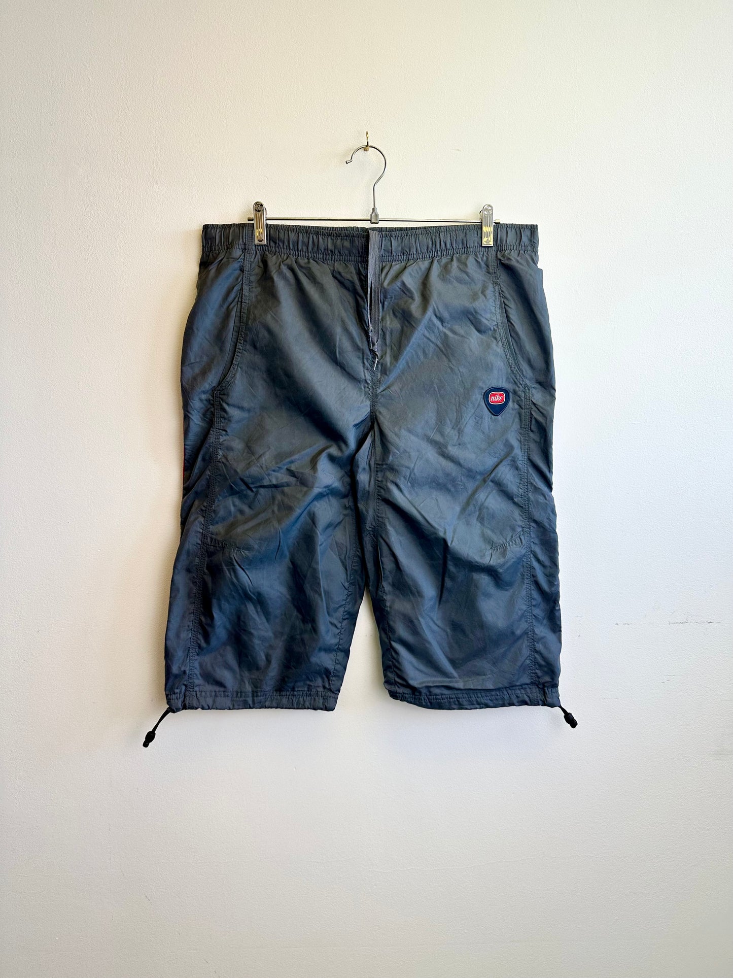 Nike 00s Y2K 3/4 Length Shorts