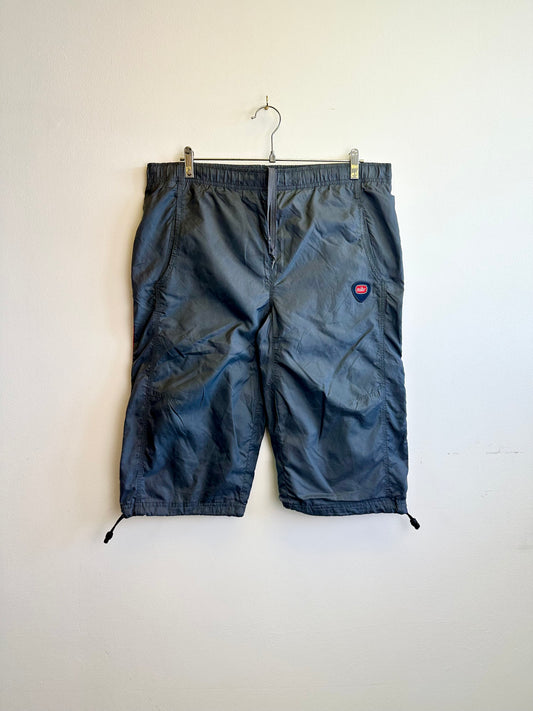 Nike 00s Y2K 3/4 Length Shorts